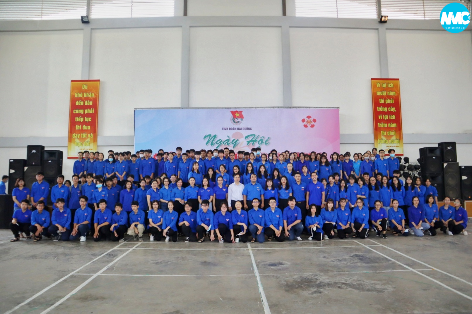 Lễ ra quân Ngày hội Chiến sĩ hoa phượng đỏ năm 2022 tại THPT Chuyên Nguyễn Trãi